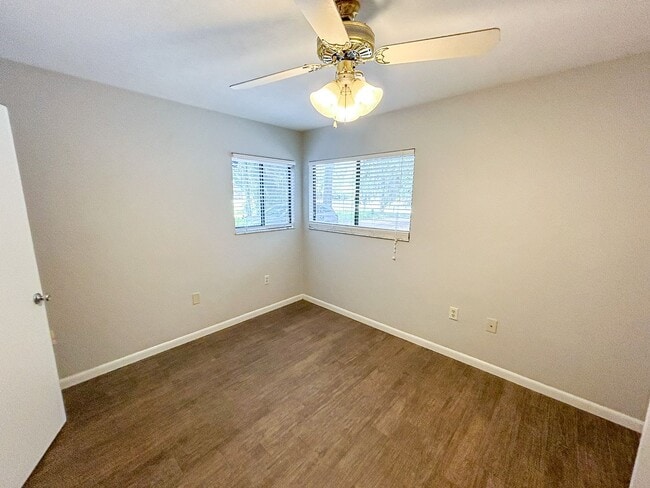 Building Photo - 3824 SW 30th Terrace