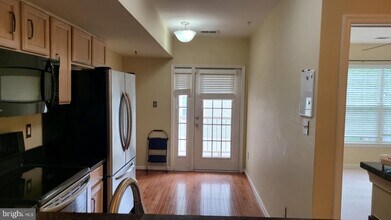 Building Photo - 12820 Rexmore Dr