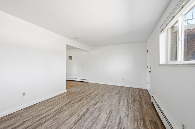 Building Photo - 4330 W 72nd Ave