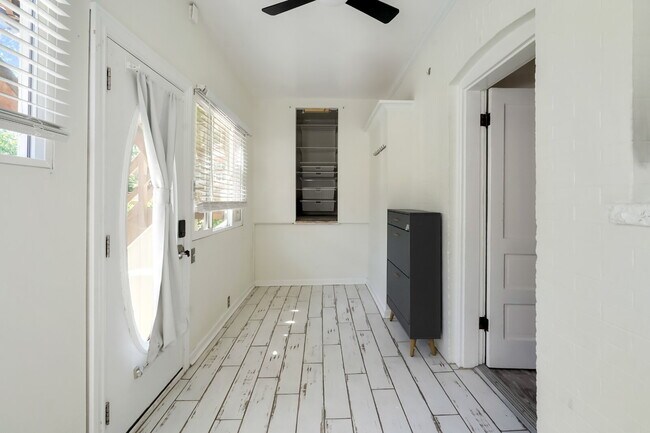 Building Photo - Live in Baker! Historic 2BD Home with Garage, Yard & Simplified Utilities