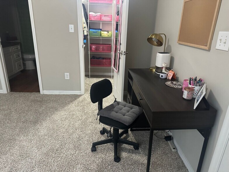 Building Photo - 509 Hammocks View