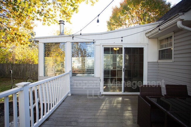 Building Photo - 403 University Blvd