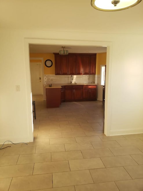 Building Photo - 850 Bleecker St