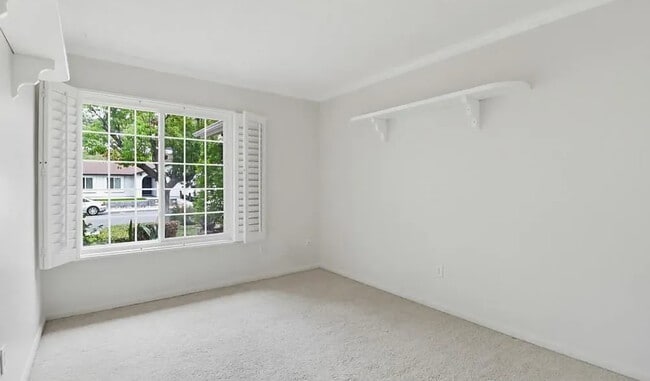 Building Photo - 1362 Saddleview Ct