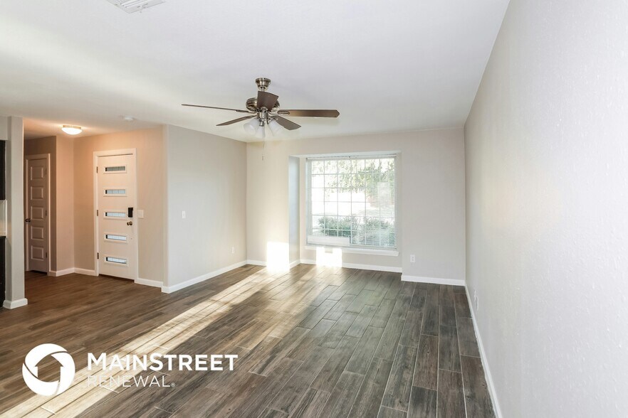 Building Photo - 8917 S Hillcrest Dr