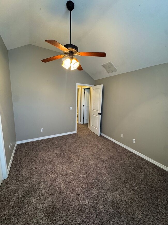 Building Photo - Gorgeous 3 Bedroom, 2 Bathroom Home in Nixa!