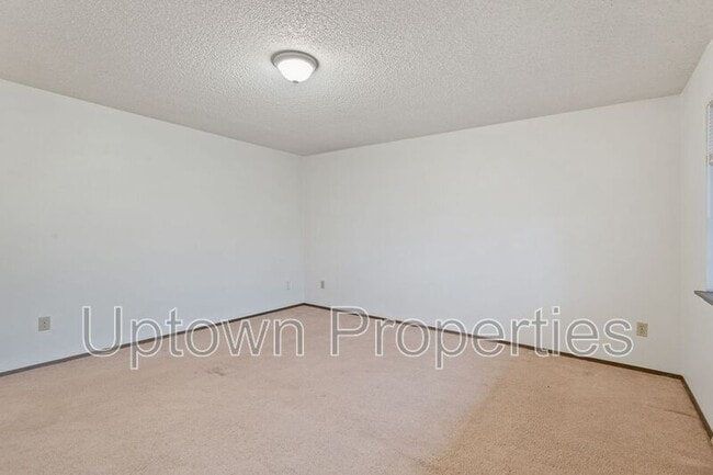 Building Photo - 250 Cervantes Cir