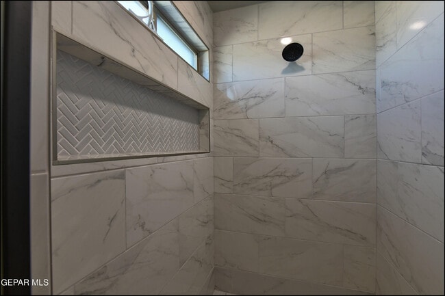 Building Photo - 600 Logwood Ave