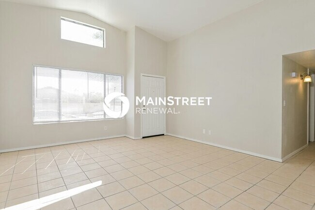 Building Photo - 3 Bedroom Pet-Friendly Home in Tucson, AZ with Main Street Renewal