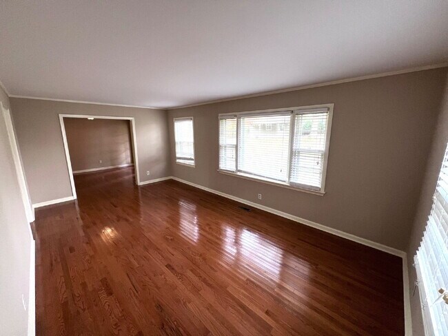 Building Photo - 680 Arms Dr