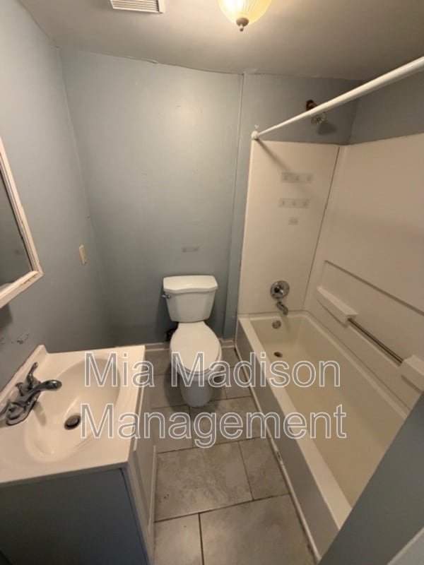 Building Photo - 1419 Richards St