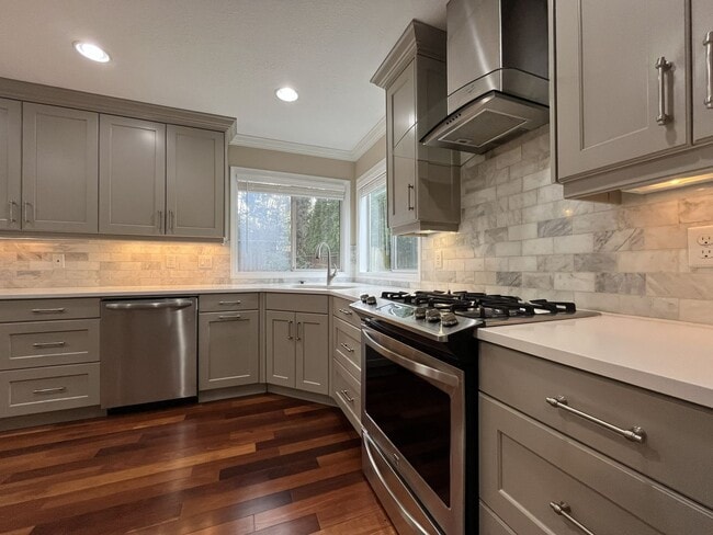 Building Photo - Stunning 4BR Home with Formal Living & Dining, Office & Gourmet Kitchen