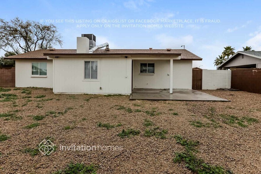 Building Photo - 1631 W Helena Dr
