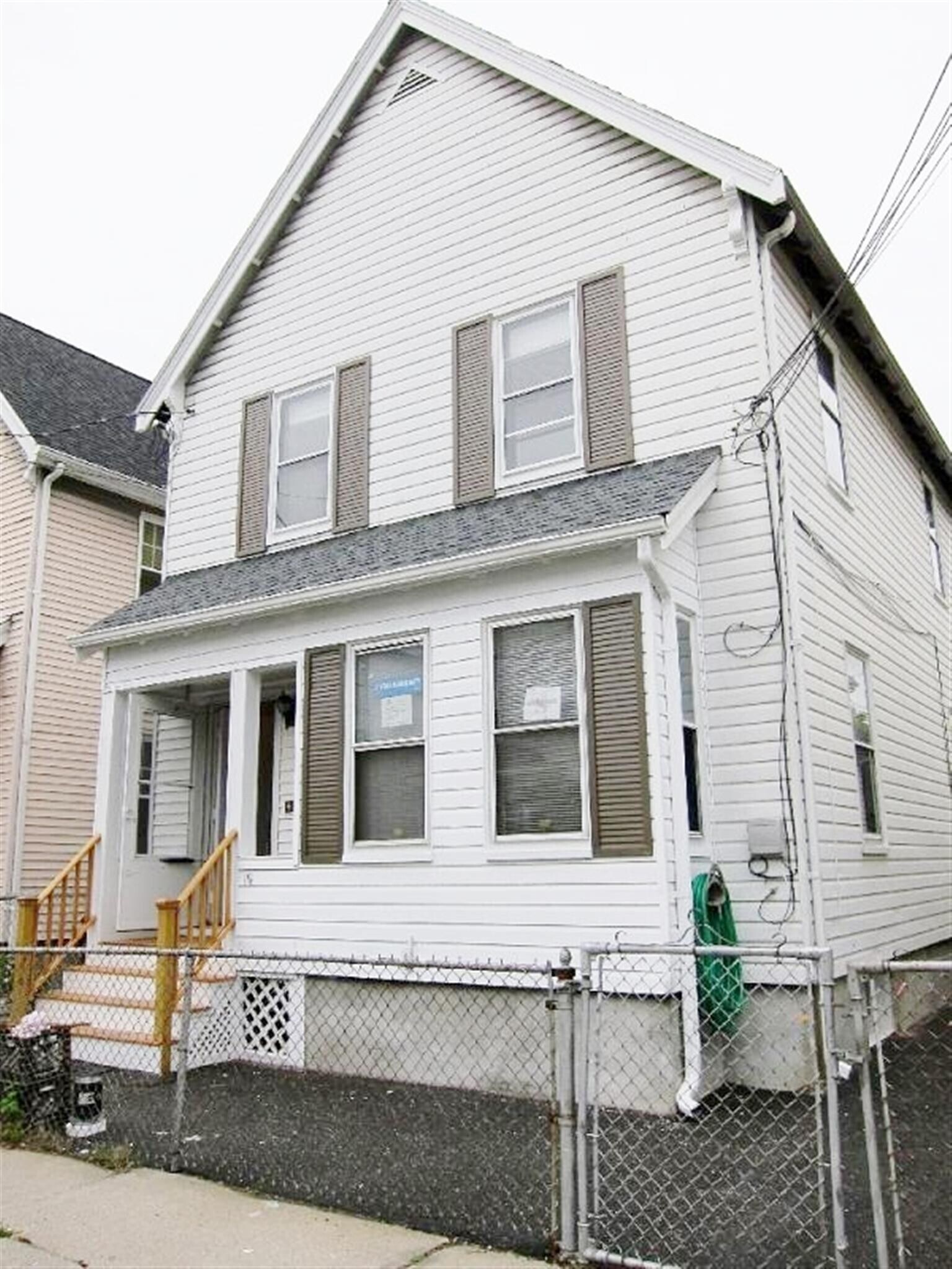 Building Photo - 19 Wesley St