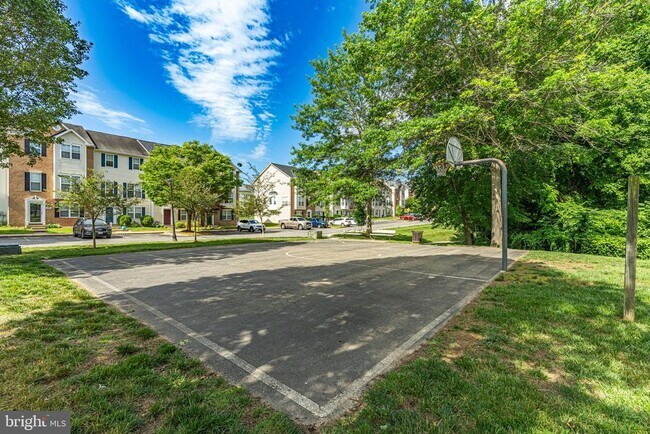 Building Photo - 153 Winslow Pl
