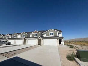 Building Photo - Eastside View Townhomes