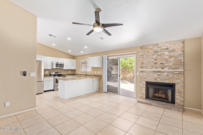 Building Photo - 15457 N 63rd St