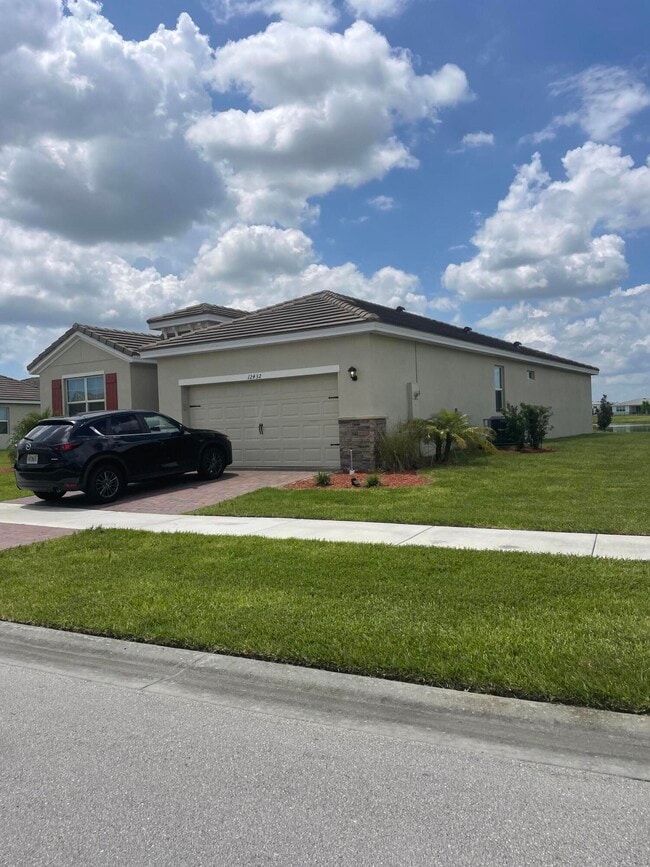 Building Photo - 12432 Arabella Dr