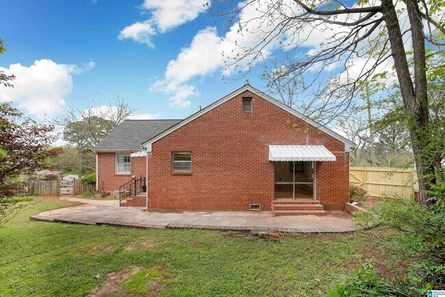 Building Photo - 501 21st Ave S