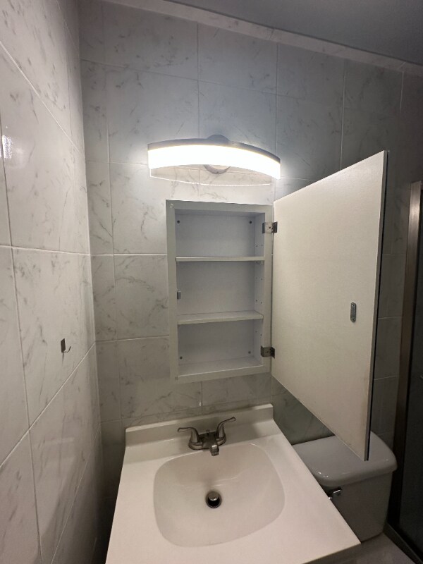 Building Photo - 411 McGuigan Pl