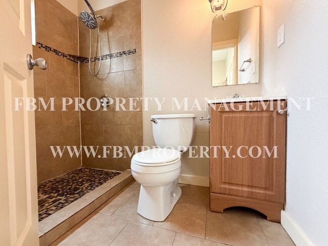 Building Photo - 741 W Park Ave