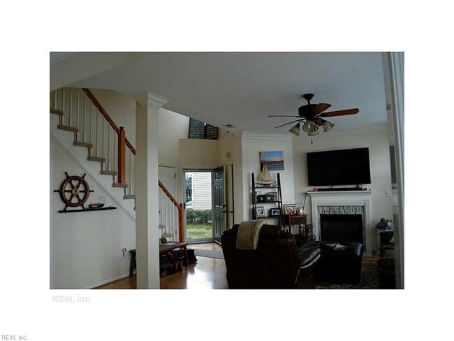 Building Photo - LAKE FRONT CONDO