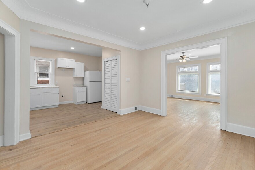 Building Photo - 2986 Cortland St