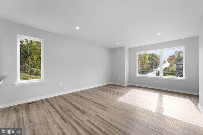 Building Photo - 153 Old Lincoln Hwy