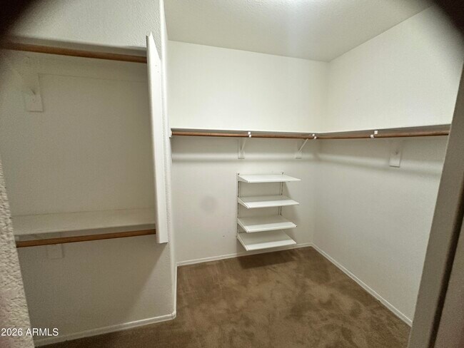 Building Photo - 8009 W Beck Ln