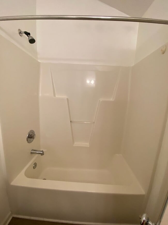 Building Photo - Central Wilmington! Live across from The Point at Barclay! Lovely one level patio home in popular...