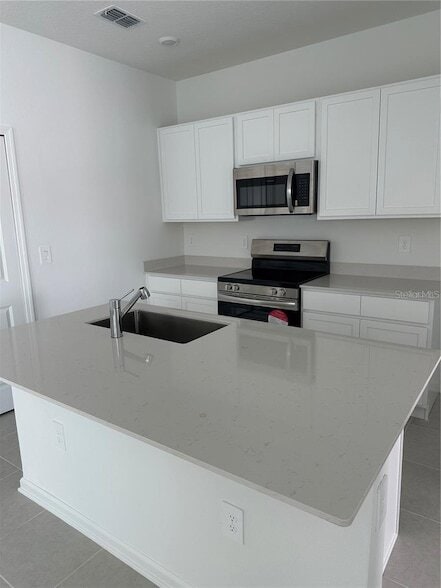 Building Photo - 1987 Stake Out Wy