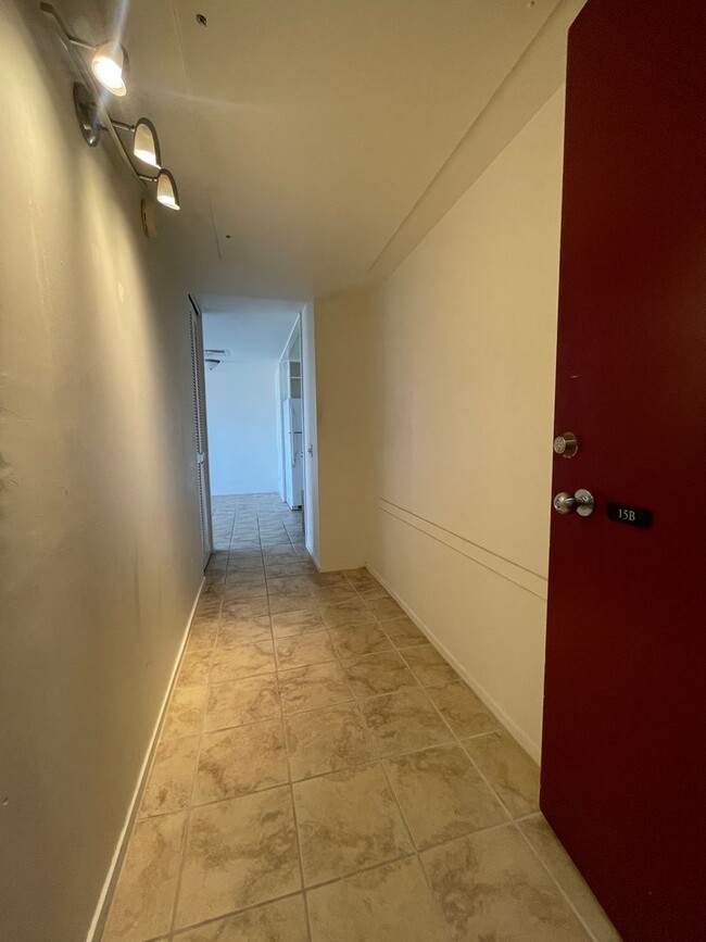 Building Photo - Available now! 2 bedroom 2 bathroom in dow...