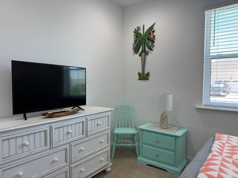 Building Photo - 8515 Hammock Ln