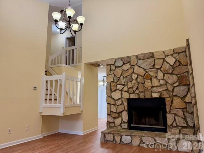 Building Photo - 8288 Golf Ridge Dr