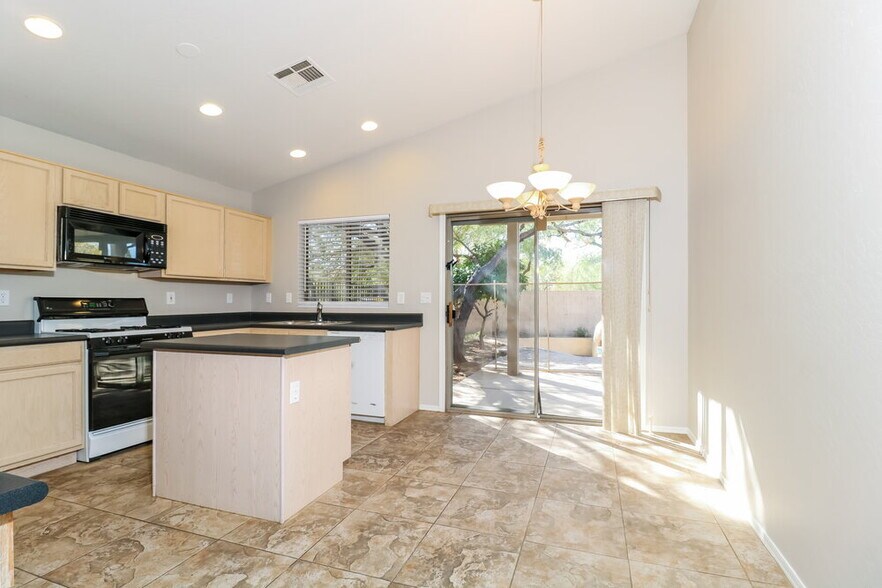 Building Photo - 20640 N 8th St