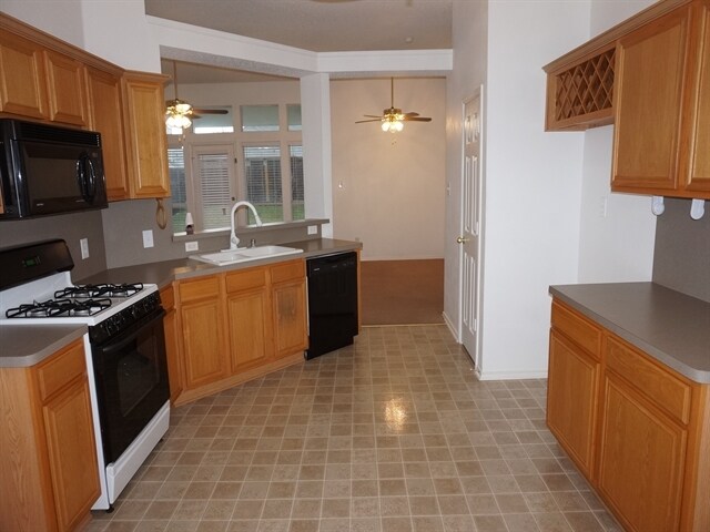 Building Photo - 217 Dartmouth Dr