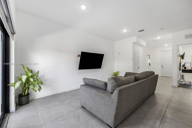 Building Photo - 13353 SW 250th Terrace