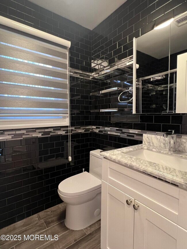 Building Photo - 699 Tennent Rd