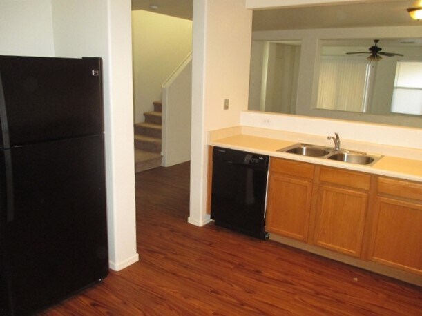 Building Photo - 18554 W Mariposa Dr