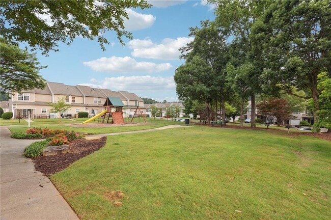 Building Photo - 372 Azalea Cir
