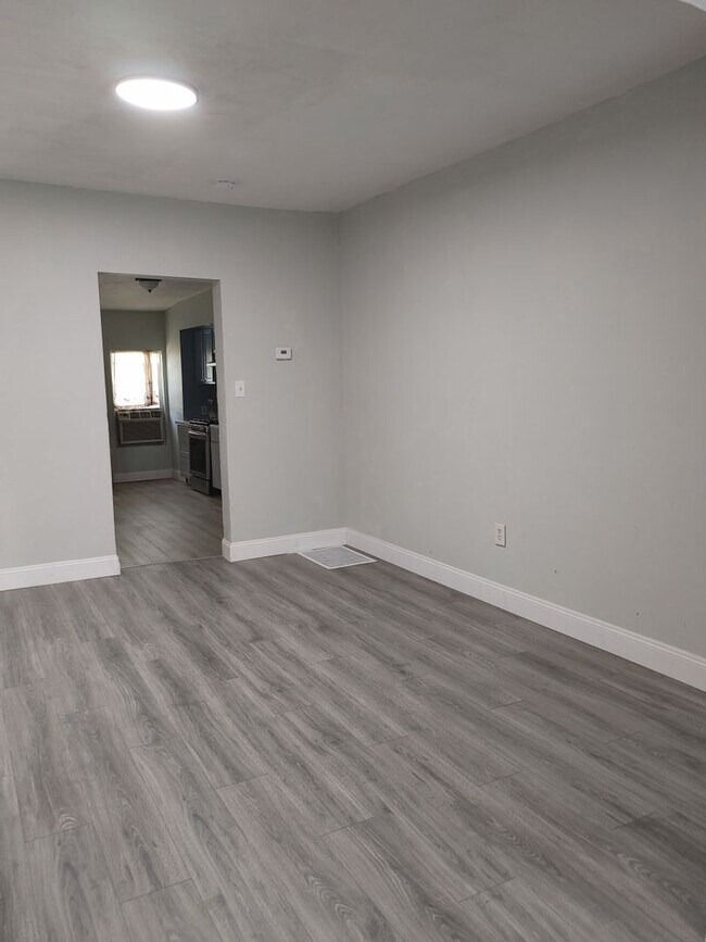 Building Photo - 34 N Franklin St