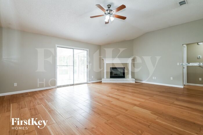 Building Photo - 12557 Ashglen Dr N