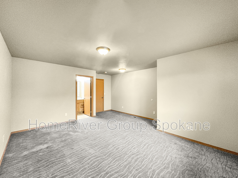 Building Photo - 2714 N Fox Rd