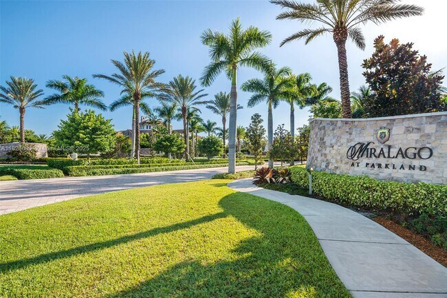 Building Photo - 8446 Lake Majesty Ln