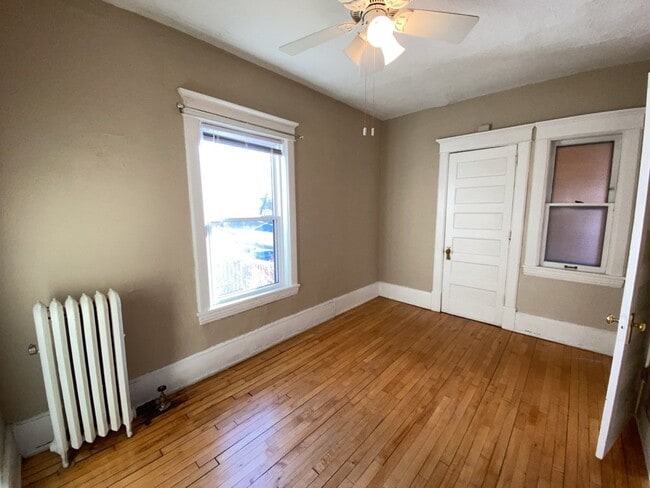 Building Photo - 1 Bed 1 Bath Historic Preserved Douglas Ap...