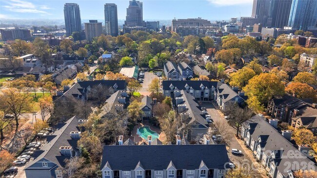 Building Photo - 505 N Graham St