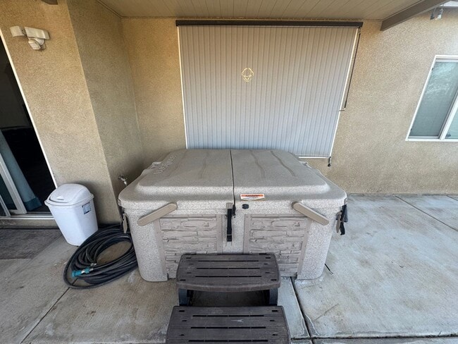 Building Photo - Beautiful Corner Lot