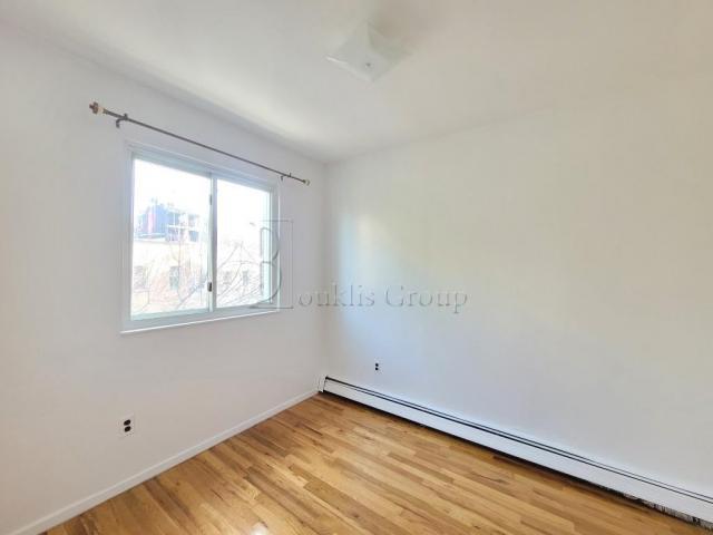 Building Photo - 3 bedroom in ASTORIA NY 11103