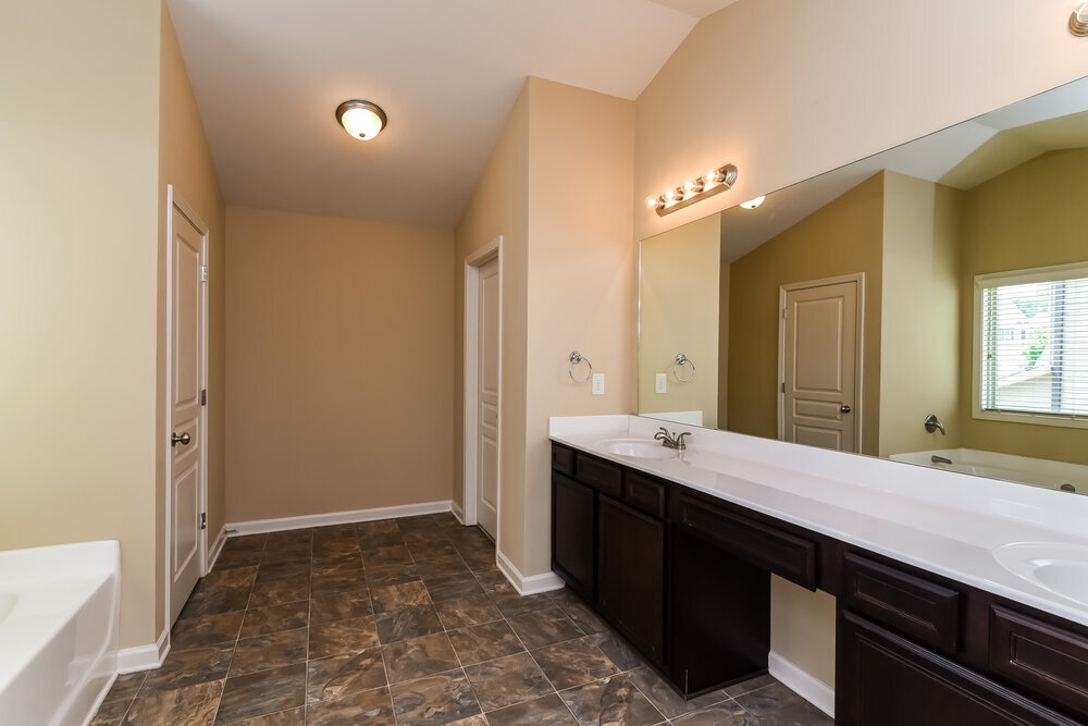 Building Photo - 192 Moorland Way NE