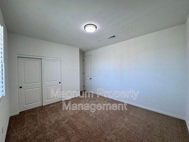 Building Photo - 25181 Desert Sage Dr